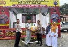 Jasa Raharja Cabang Solok Berikan Bingkisan Parcel di Pos PAM Nataru Lubuk Selasih